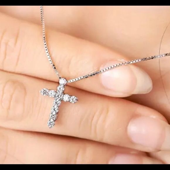 COPY - CROSS CHRIST NECKLACE - Picture 2 of 3